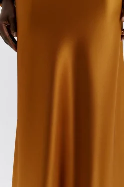 By Malina Maxikjol Aubree Satin Maxi Skirt