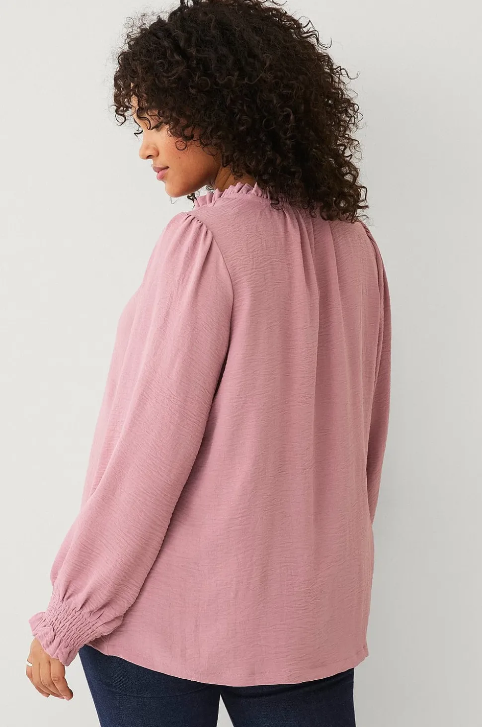 Ellos Plus collection Blus med v-formad halsringning