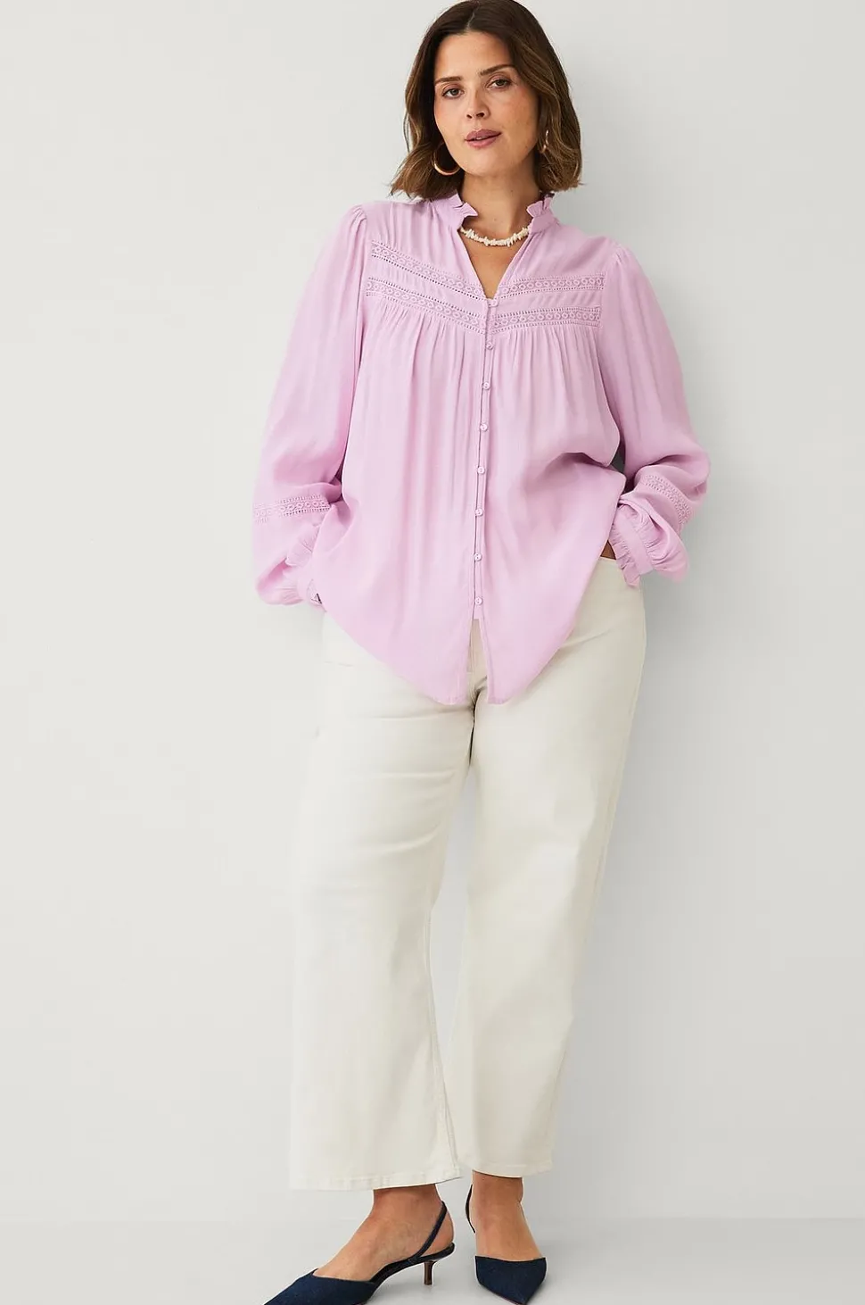 Ellos Plus collection Blus med spetsdetaljer