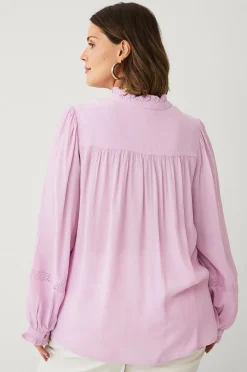 Ellos Plus collection Blus med spetsdetaljer