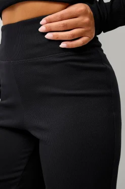 Ellos STUDIO Yogabyxa Straight Leg Soft Rib